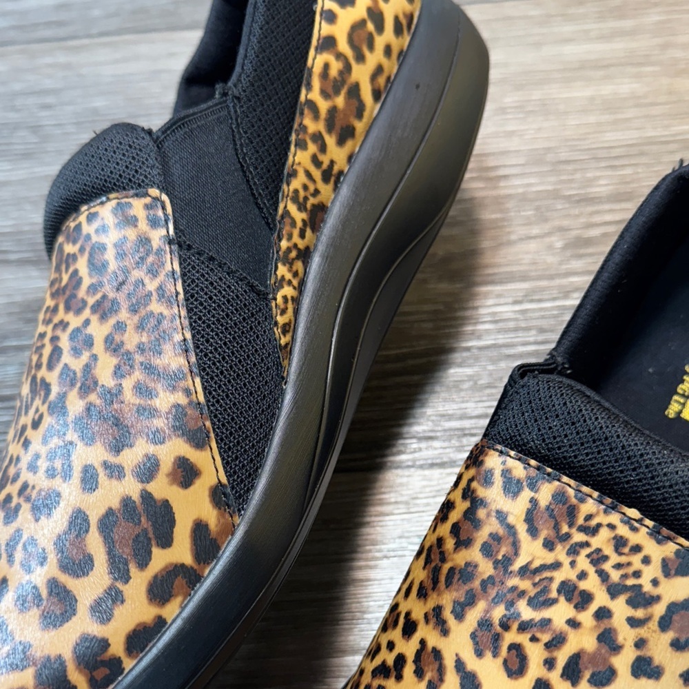 Alegria Cheetah Print flats Sneakers woman’s 41 (s70) - Picture 4 of 9